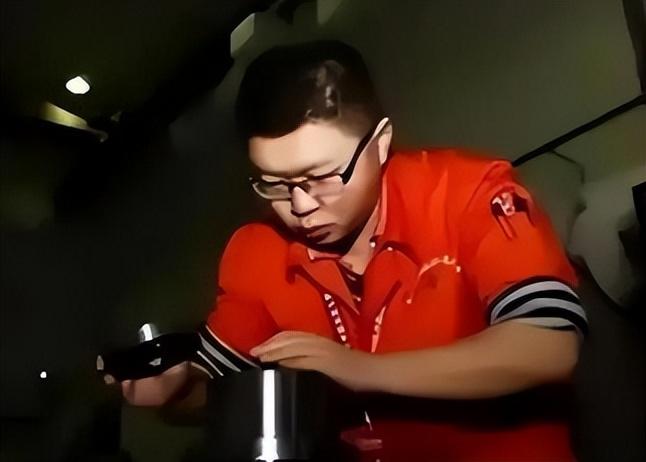 13年前那个考进北大随后退学读技校的周浩如今怎样了