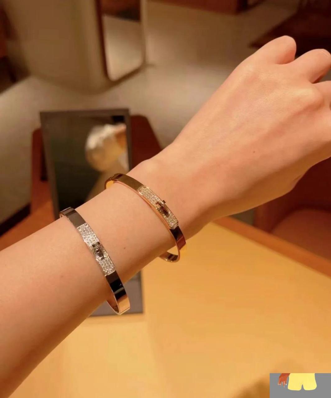 爱马仕手镯 4w冒泡90闲置99新 爱马仕hermès kelly 半钻手镯 玫瑰