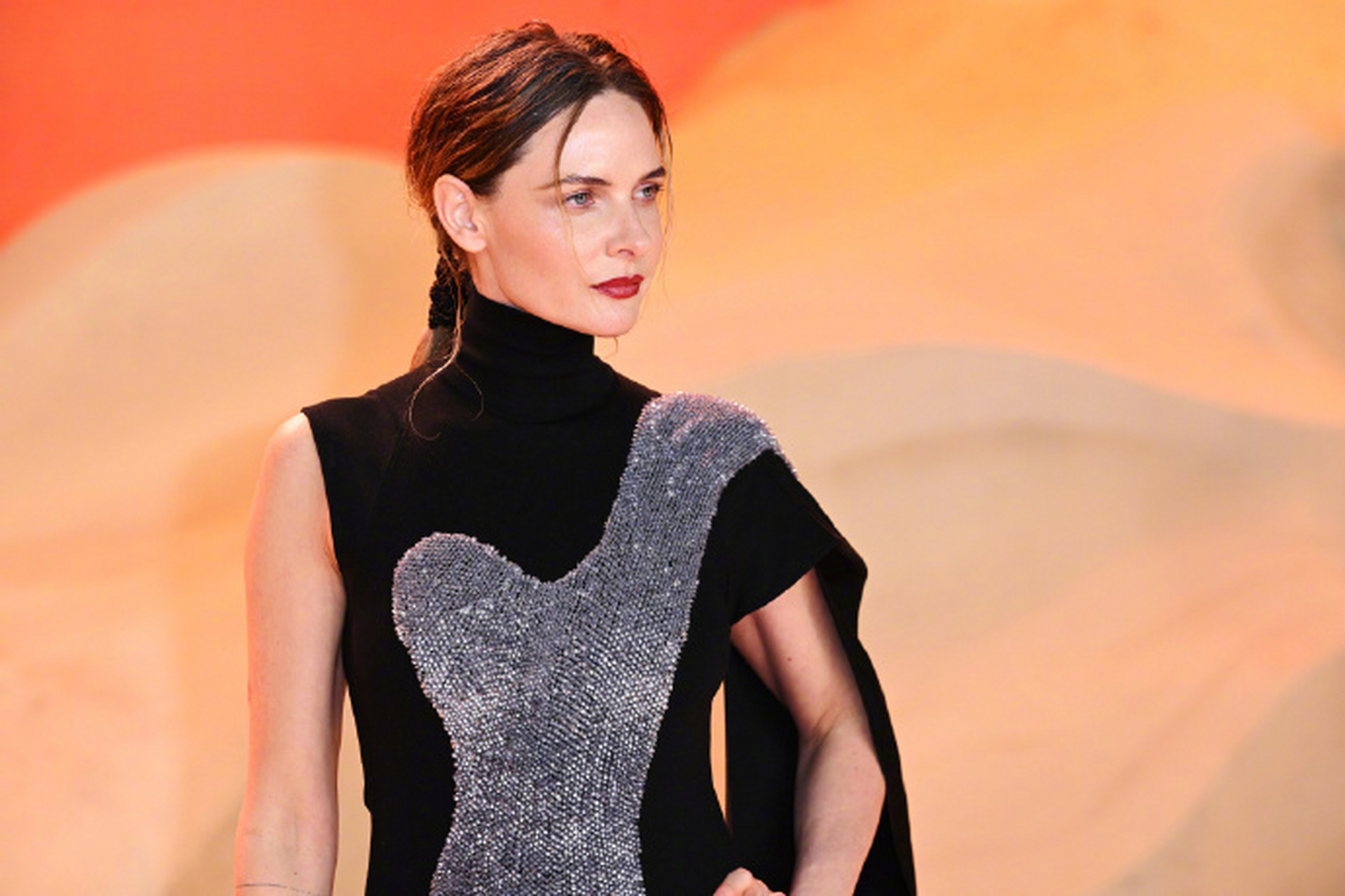 瑞典女演员rebecca ferguson 身穿fendi高定礼服于伦敦出席「沙丘2」