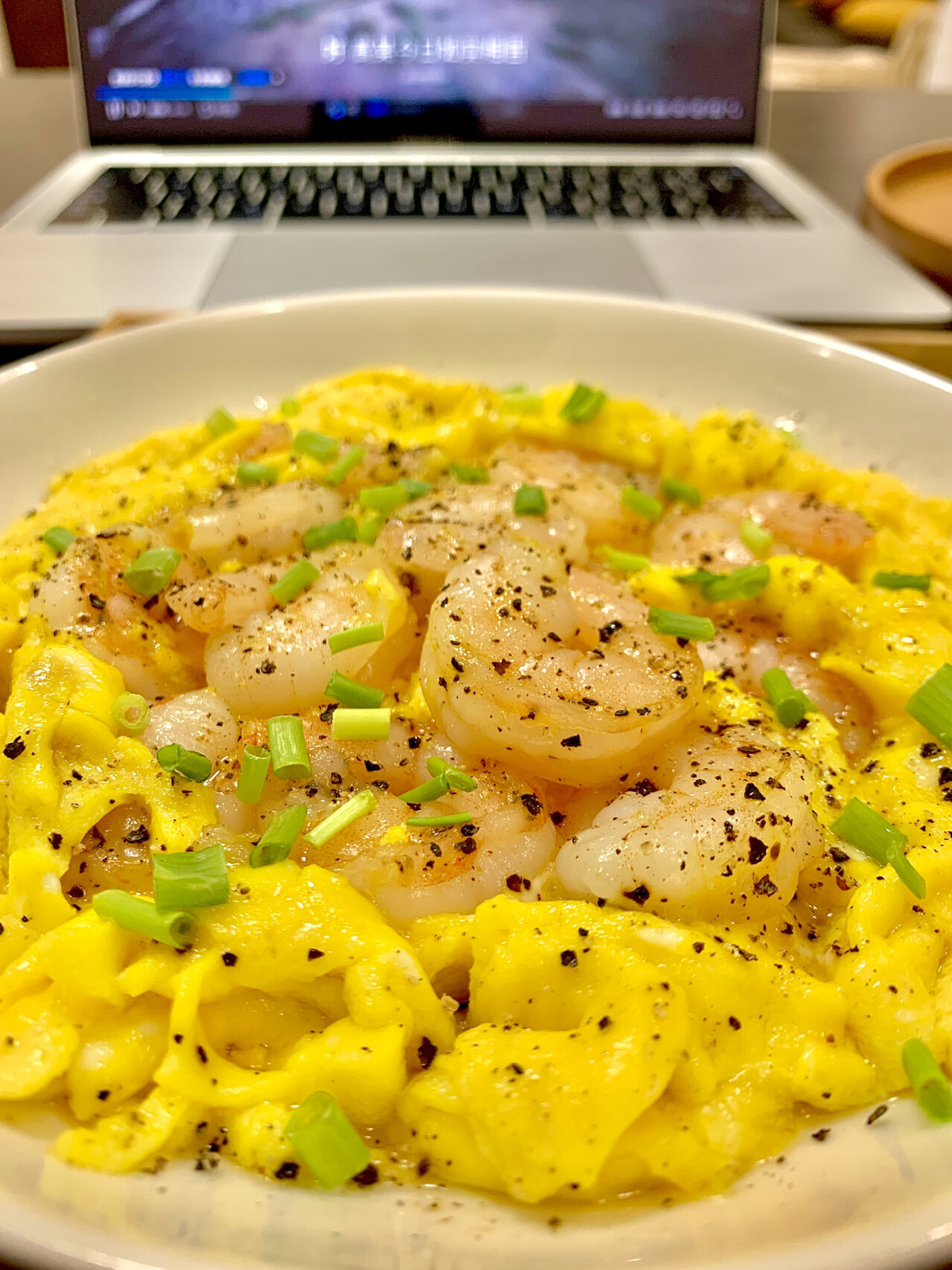 今天尝试了一下港式的虾仁滑蛋,感觉还真是别有一番