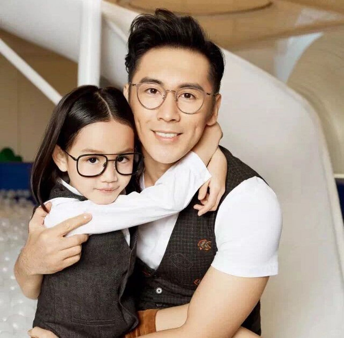 钟丽缇女儿考拉的独特美:纯真与遗传的完美结合  我始终认为,钟丽缇无