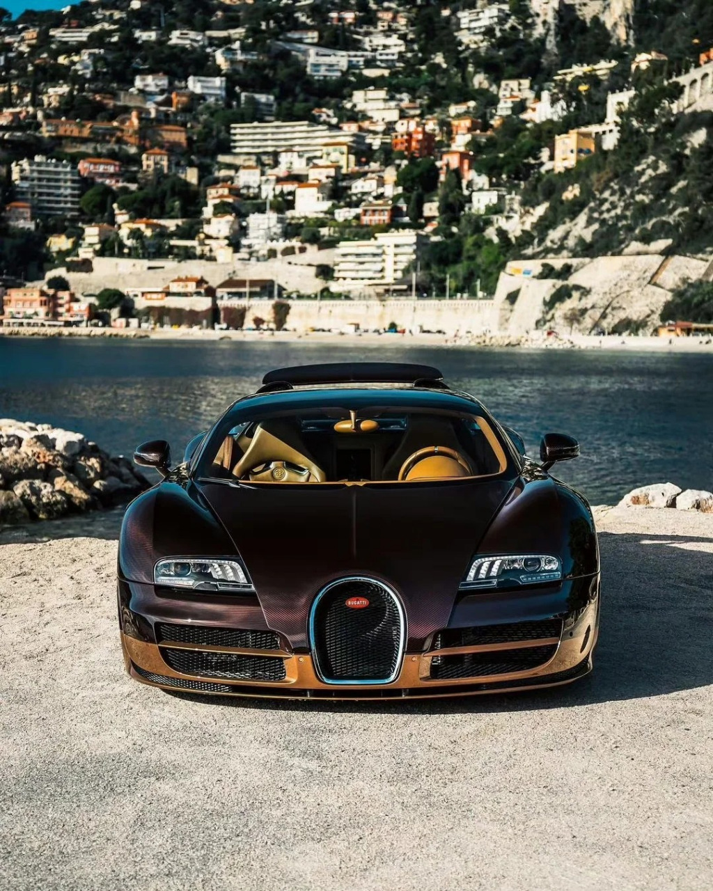 布加迪威龙,这辆车真的是太酷了 9907 布加迪威龙是世界上最快的