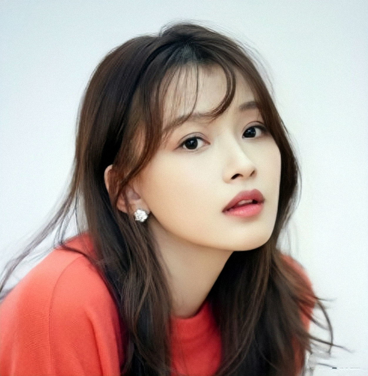 张予曦, 1993年出生于吉林省敦化市,2009年,张予曦在第7届瑞丽封面