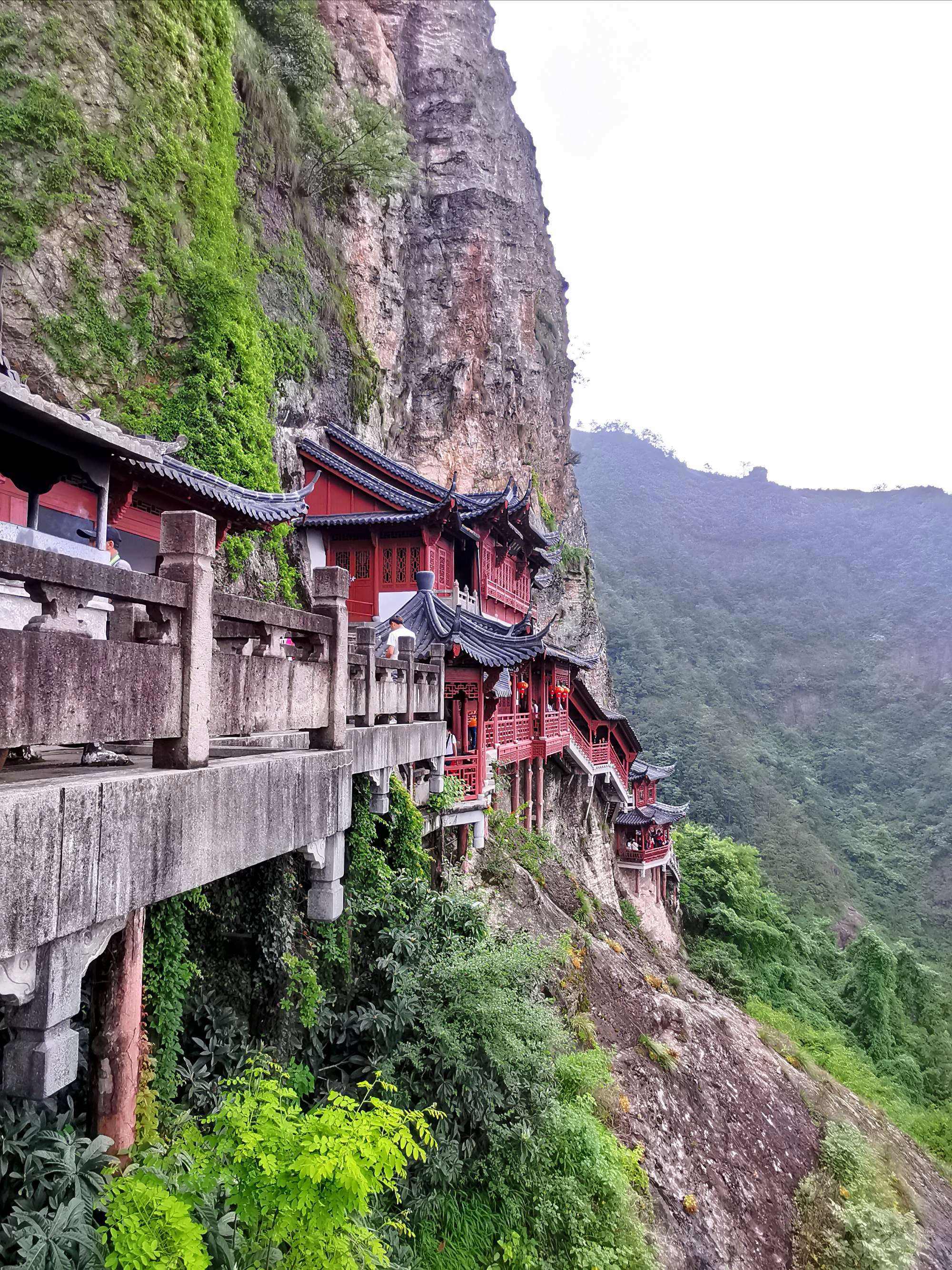 浙江建德大慈岩悬空寺图片