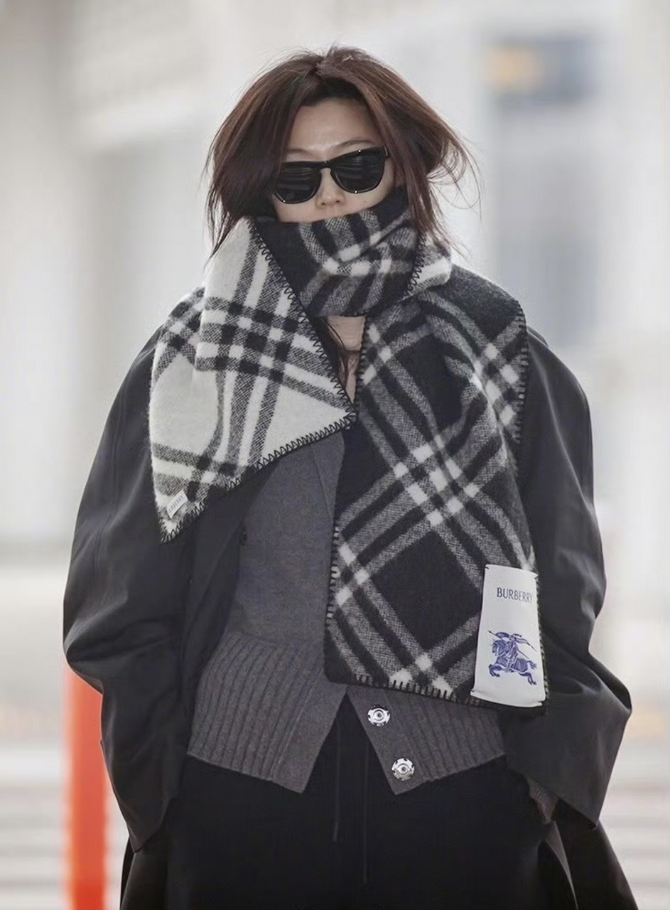 20多年了,她怎么一点都没变 burberry全球品牌代言人全智贤受邀出席