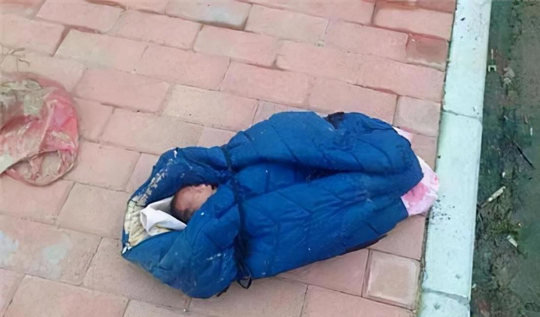 被抛弃的女婴