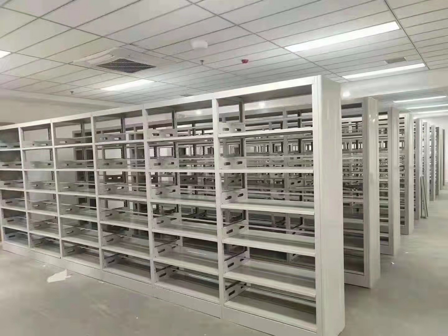 档案密集架厂家市场趋势与选择技巧