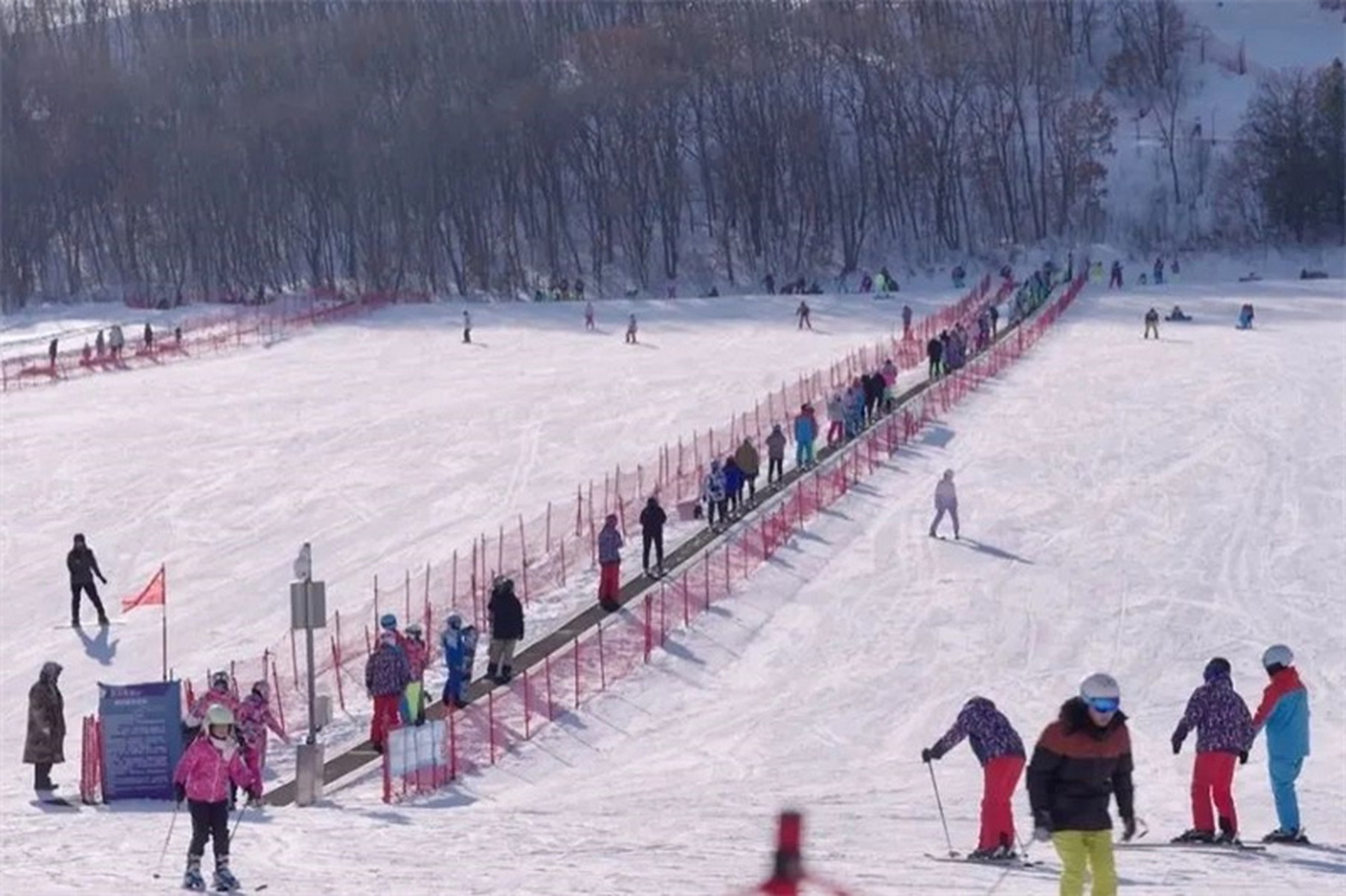 宝清县圣洁摇篮山滑雪场,国家级度假胜地!