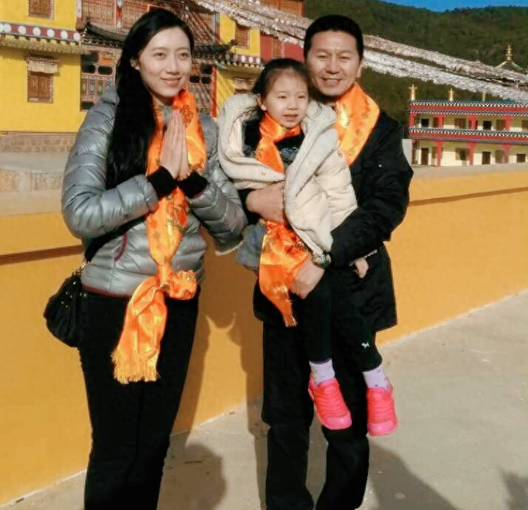 回顾刘莎22岁嫁44岁吴若甫为丈夫放弃舞蹈如今她幸福吗