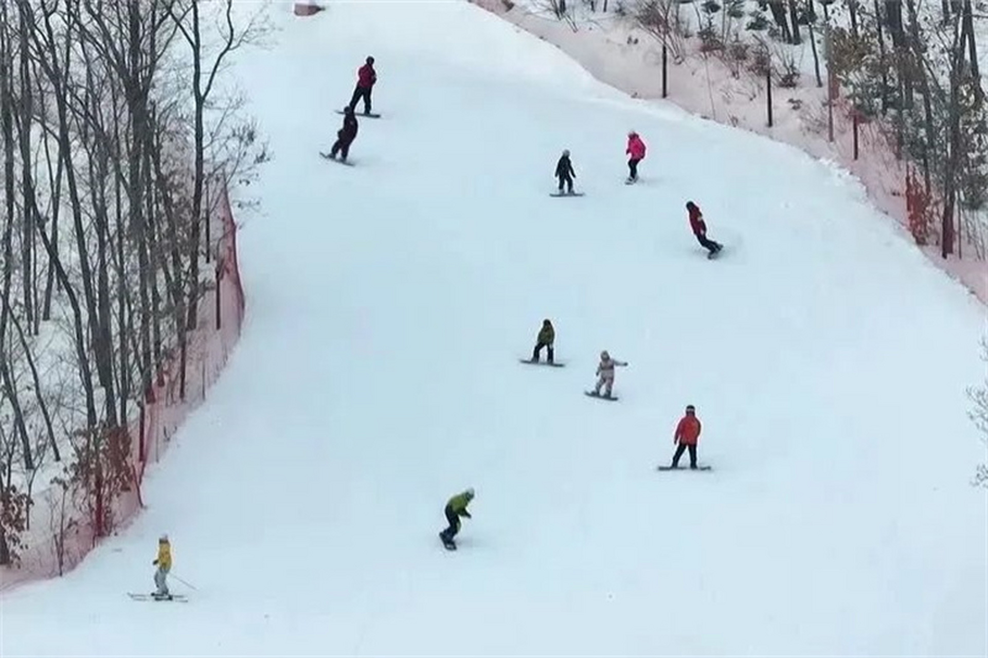 宝清县圣洁摇篮山滑雪场,国家级度假胜地!