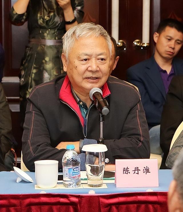 老师问陈毅之子陈丹淮你父亲是干什么工作的陈他是个处长