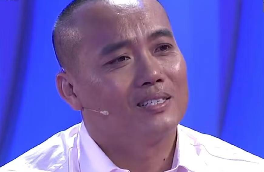 两人因为一段奇妙的缘分相遇,在吴坤胜的悉心照顾下,两人擦出爱的火花