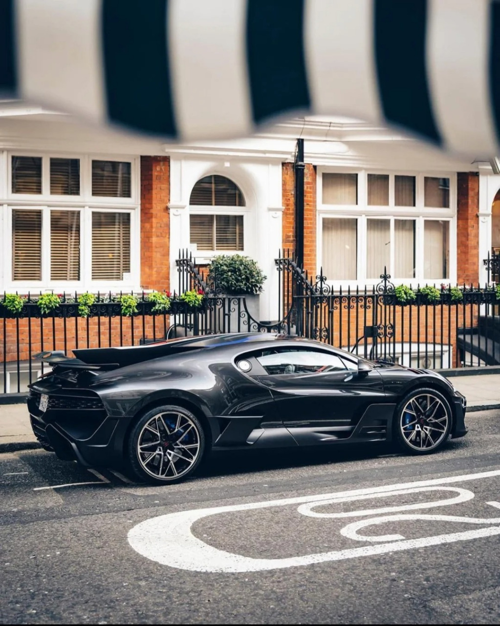 布加迪divo的外观设计超级炫酷!