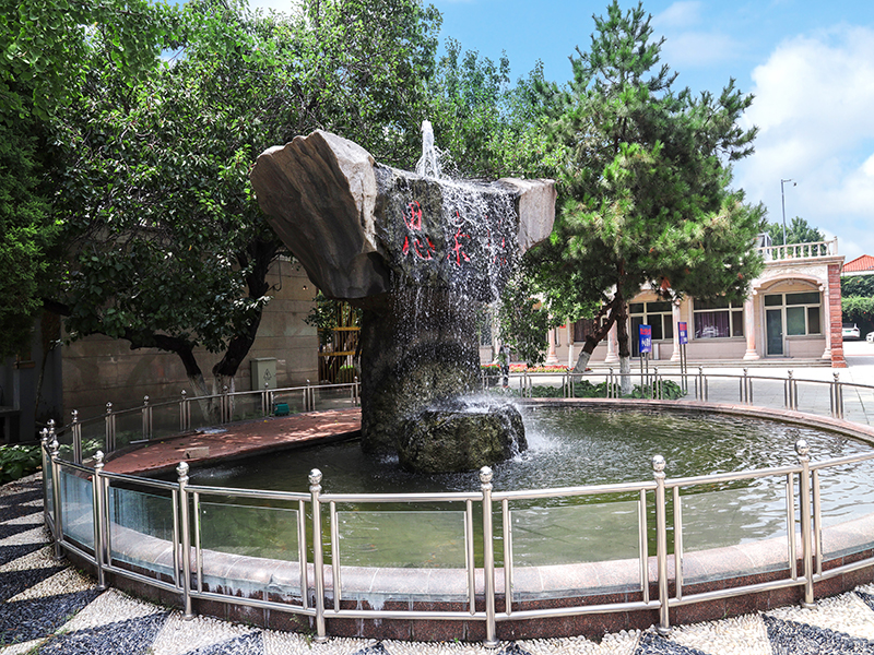 因此,很多居住在市中心的居民,选墓时都会选择思亲园.