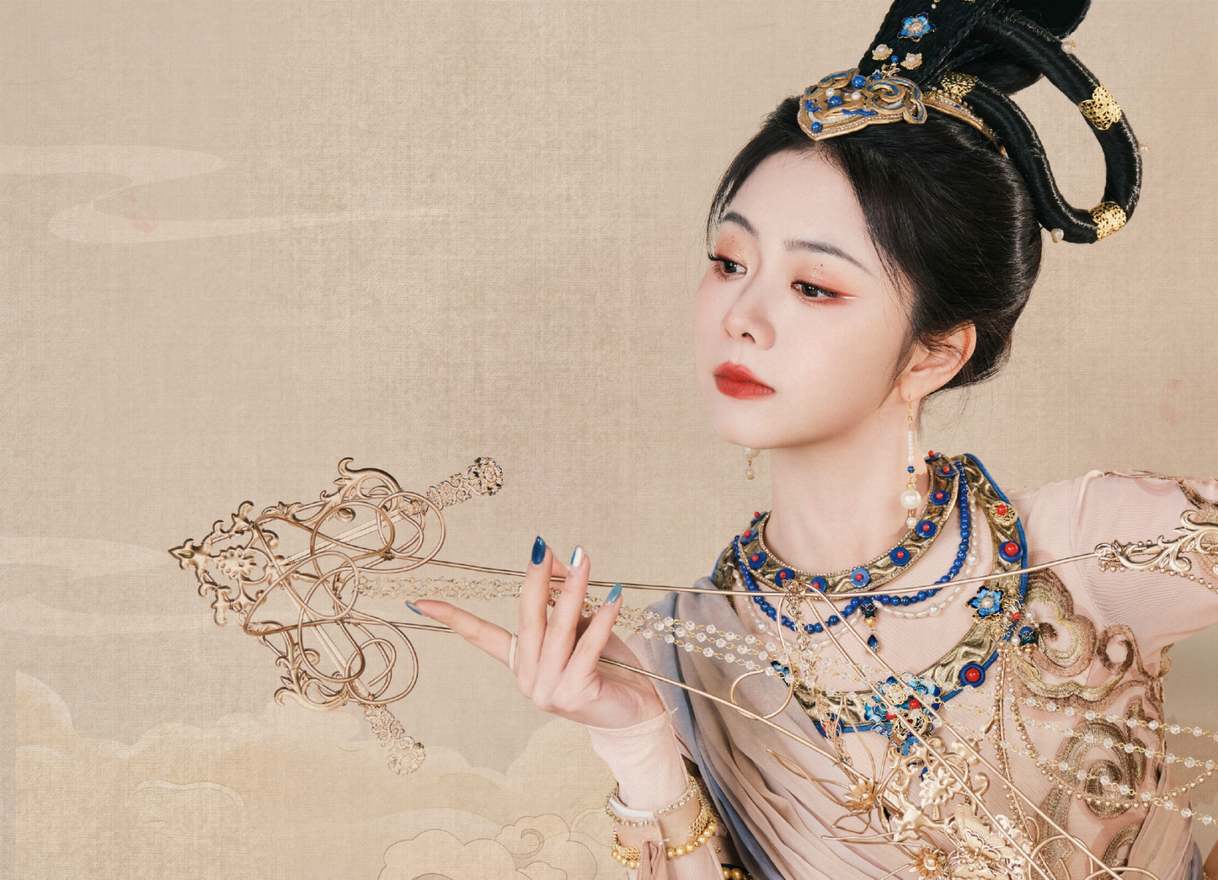 谭松韵古风;化身瓷壶上的胡姬 #谭松韵