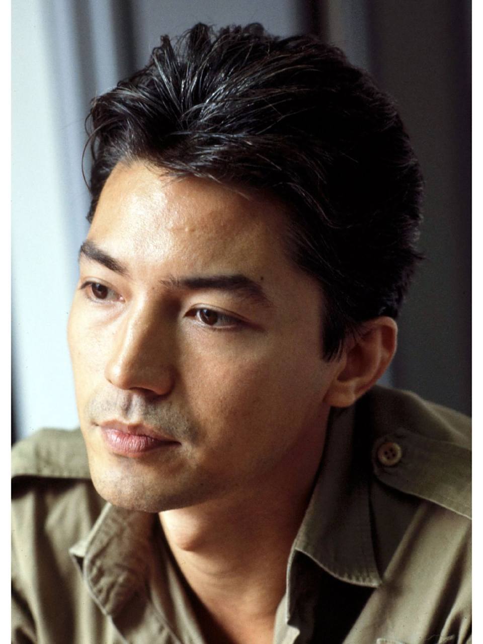 尊龍是我心中貴公子氣質第一人  小时候看《末代皇帝》,我被尊龙迷得