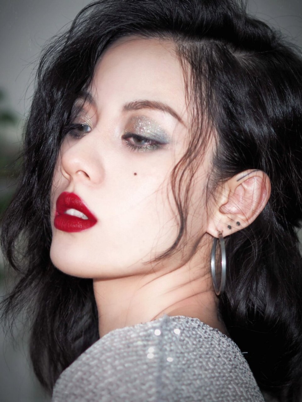 复古名伶or烟熏酷女孩  95玩妆新高度!酷炫又媚惑的光泽妆容来啦!