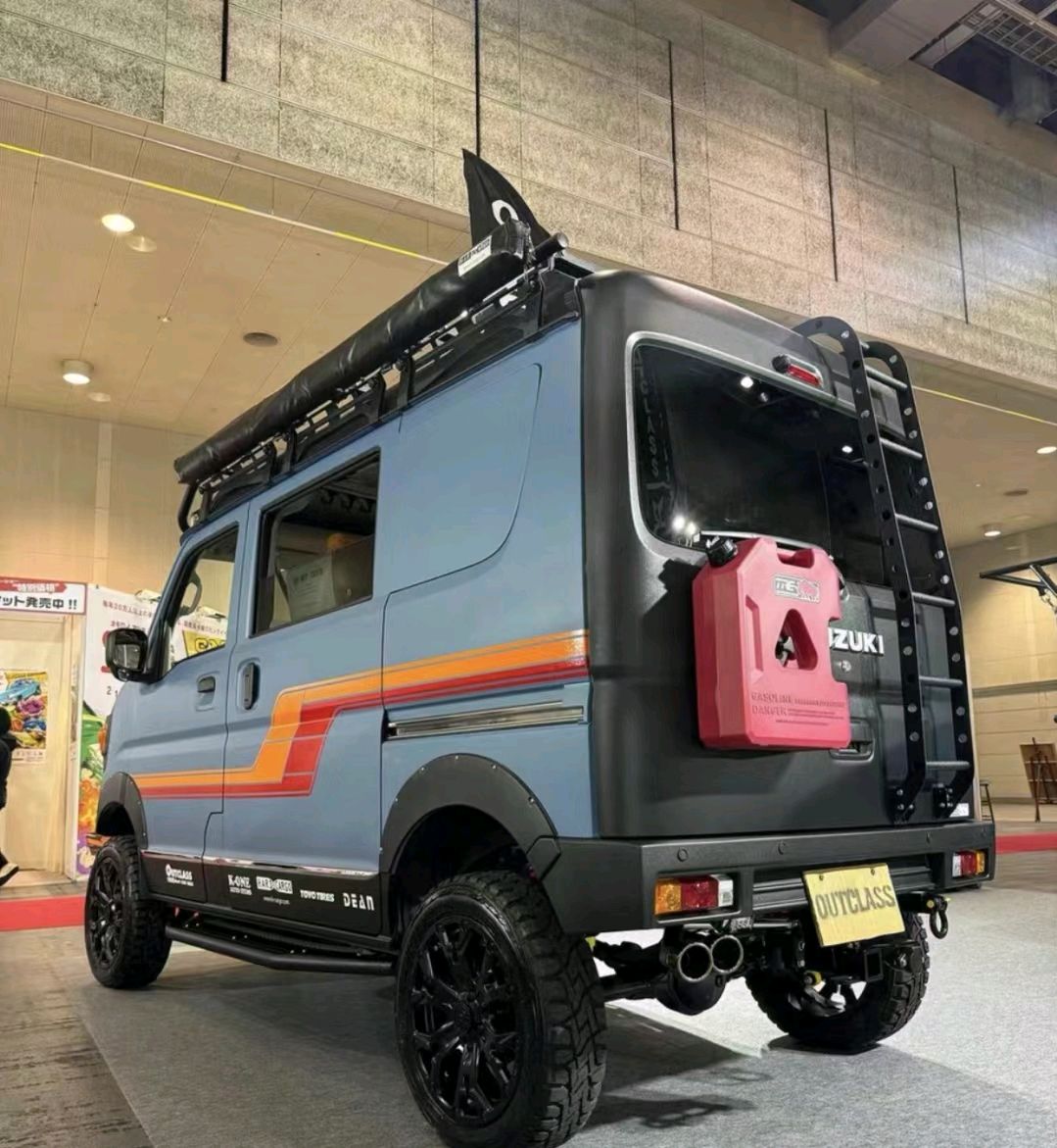 铃木四驱面包车闪亮登场,0.66t 硬四驱,海外不足7万