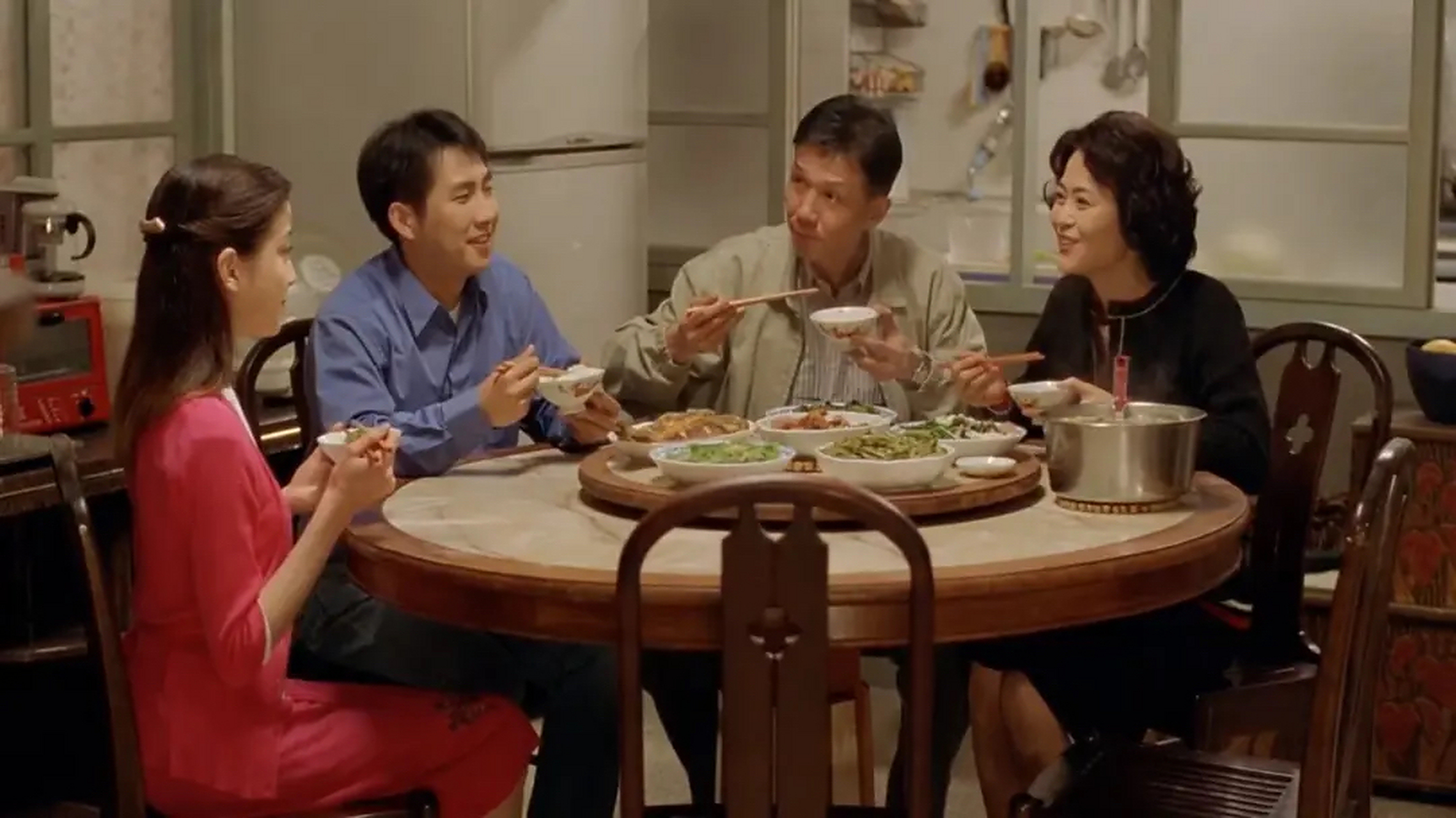 推荐一部《运转手之恋》,很有意思的一部台湾电影.