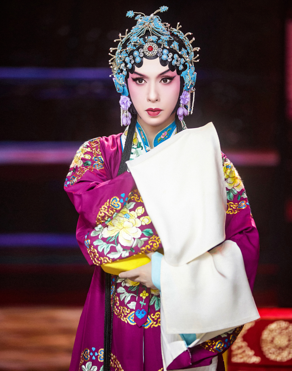 咱们的戏曲造型真的太美了[色]让我想到赵丽蓉的《花为媒》:清早起来