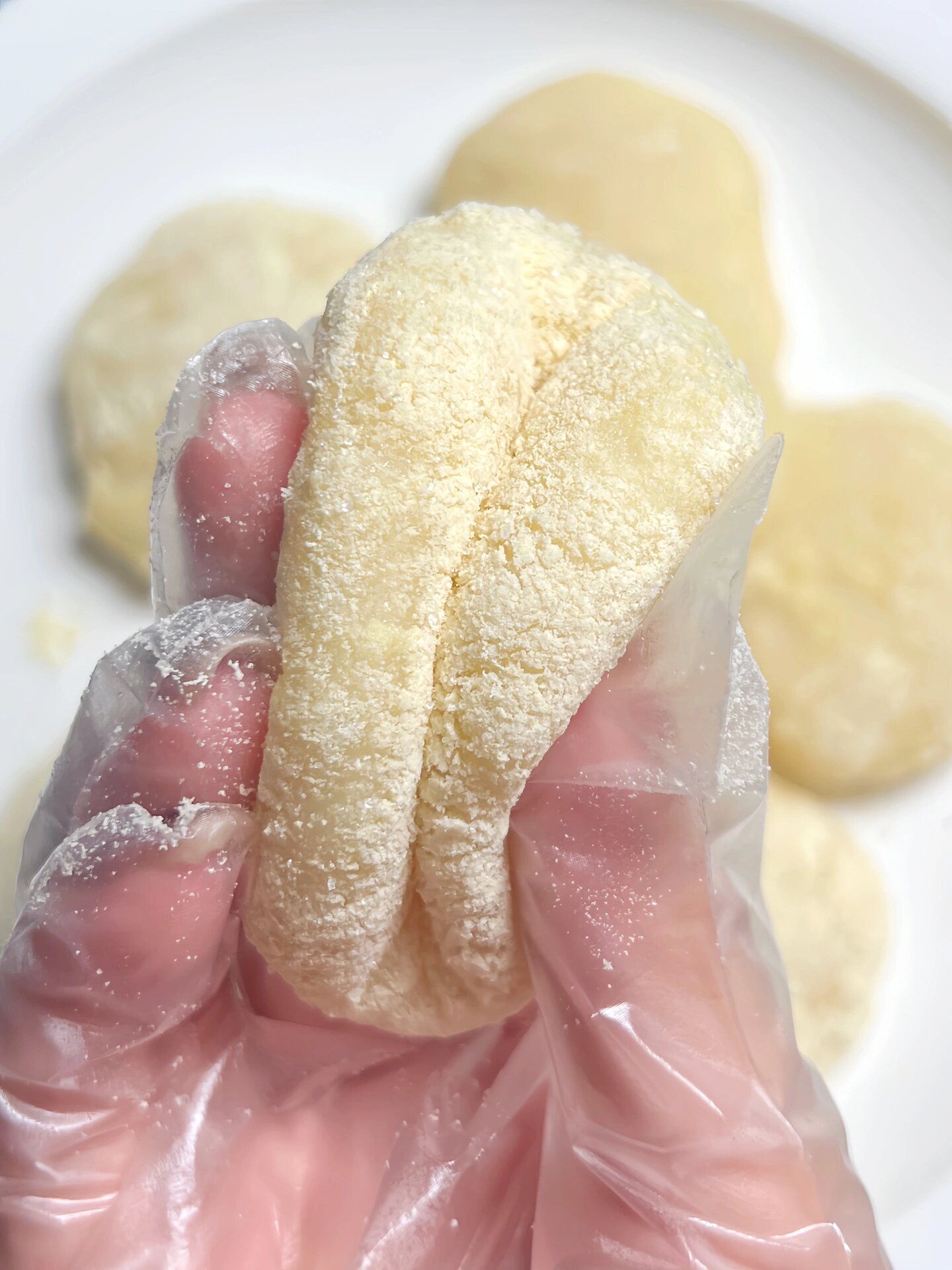 这个鲜奶麻糍我真是吃一次夸一次糯叽叽的这一口咬下去软糯香甜奶