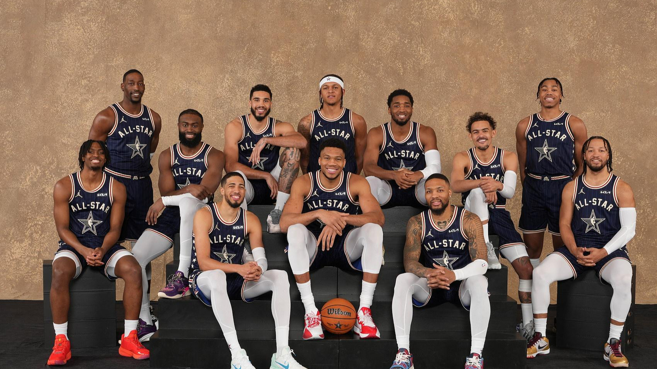 2024年nba全明星赛# 东部队每人拿10万美金 西部队每人2.
