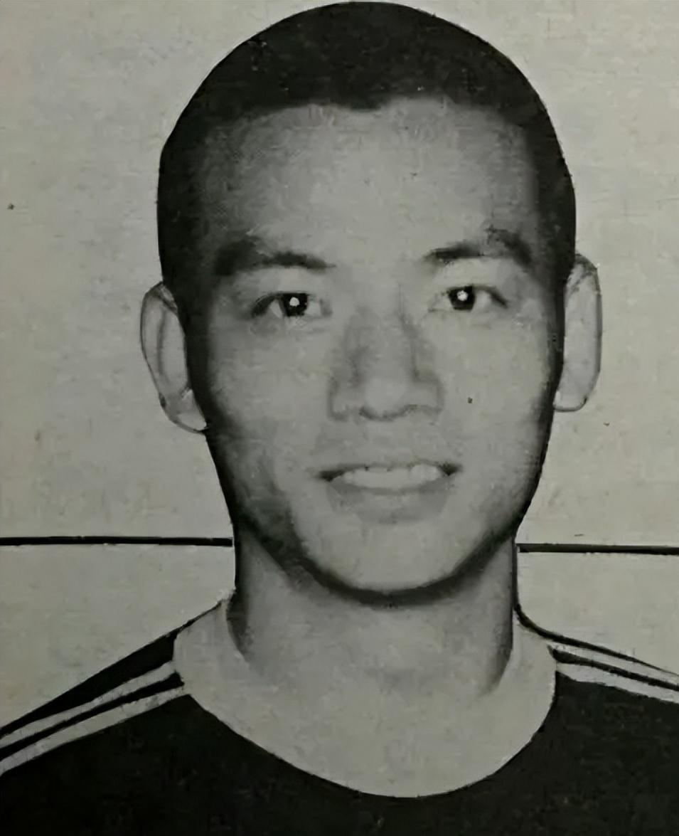 回顾他已去世16年曾齐名李连杰他走后儿子却将奶奶告上法庭