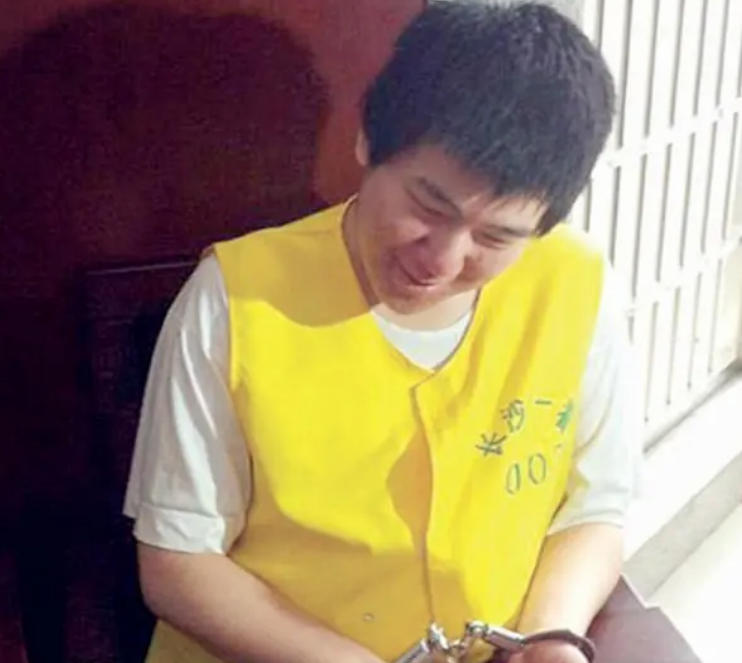 回顾几年前男子表白被拒冒充快递员混进中南大学连捅初恋8刀