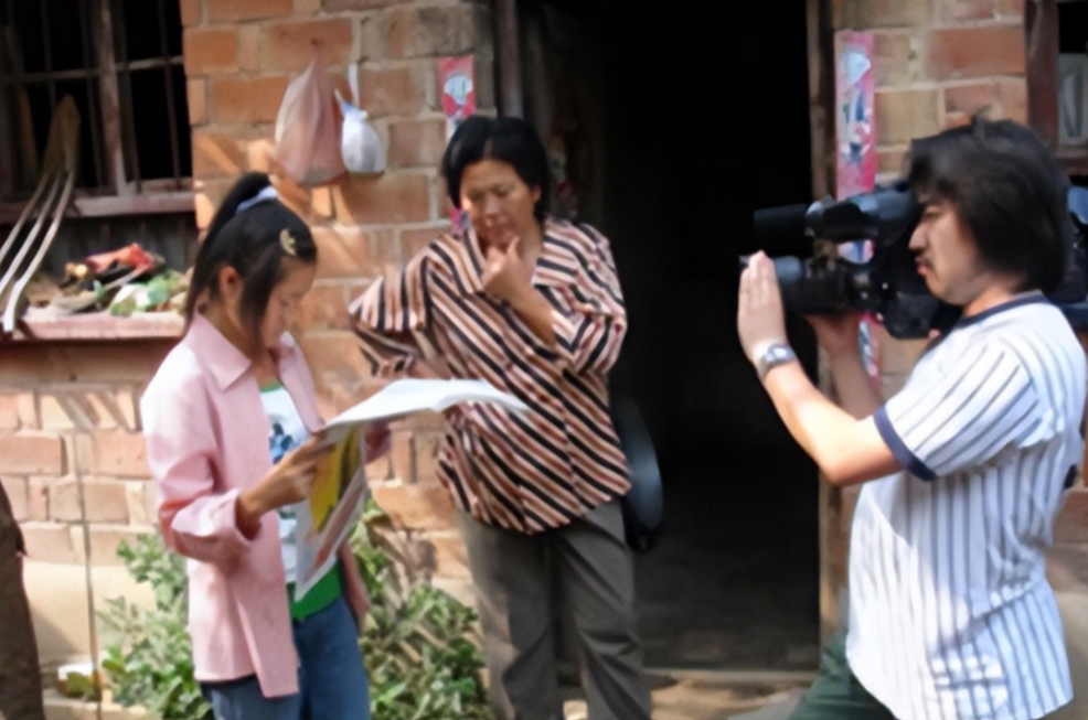 回顾女孩高考故意交白卷怒写8000字抨击教育制度结果如何