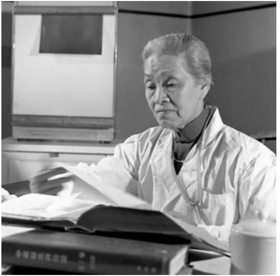 回顾万婴之母林巧稚接生5万婴儿自己却没孩子一辈子不嫁人