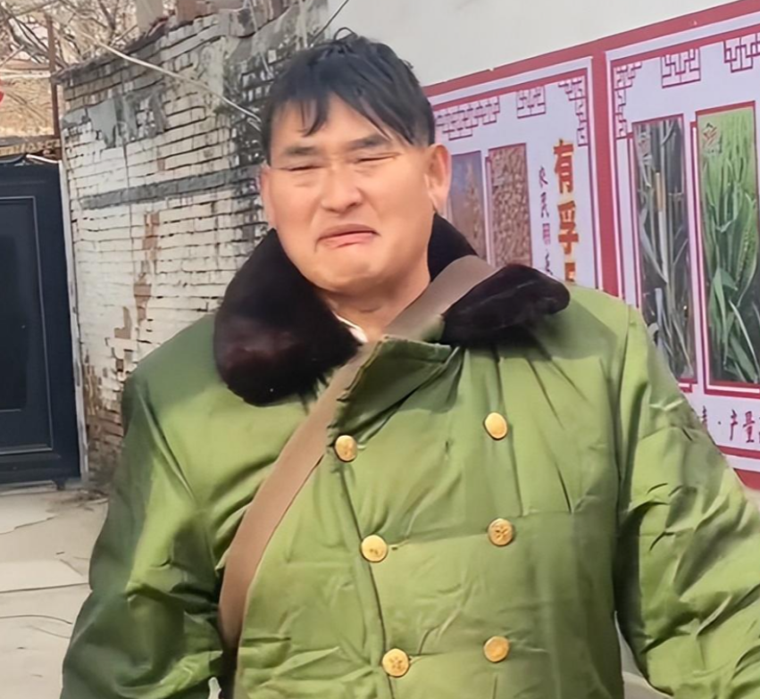 回顾堵大衣哥门要钱的大爷:吉林来的,称孤苦无依,开口就要30万