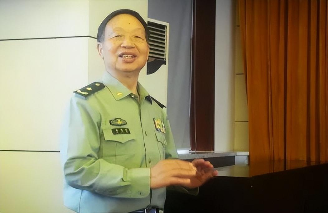 1938年,林俊德出生在一个偏僻的小山村里,家里的收入就靠父亲一个人