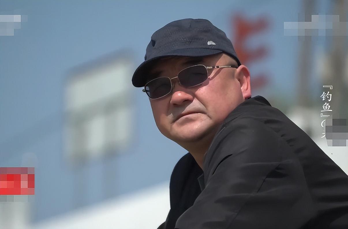 回顾几年前5旬男子垂钓66天晒成阴阳脸谁料帮警方侦破一件大案