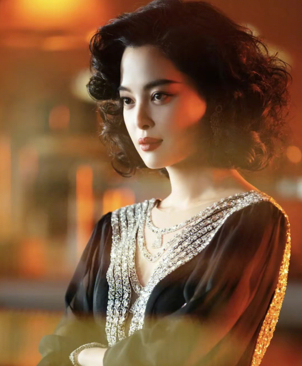 摸爬滚打十多年辛芷蕾终于实现了自己想红想挣钱的执念