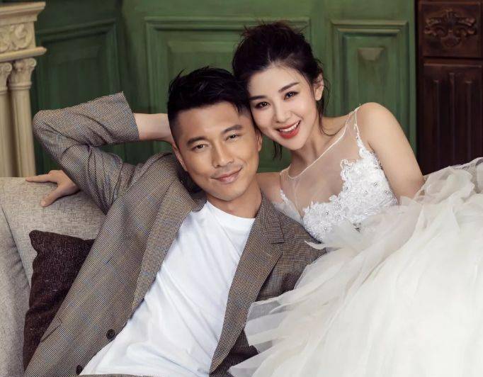 毫无疑问,王雷和李小萌这对夫妻值得被纪念的演艺界典范,是娱乐圈里