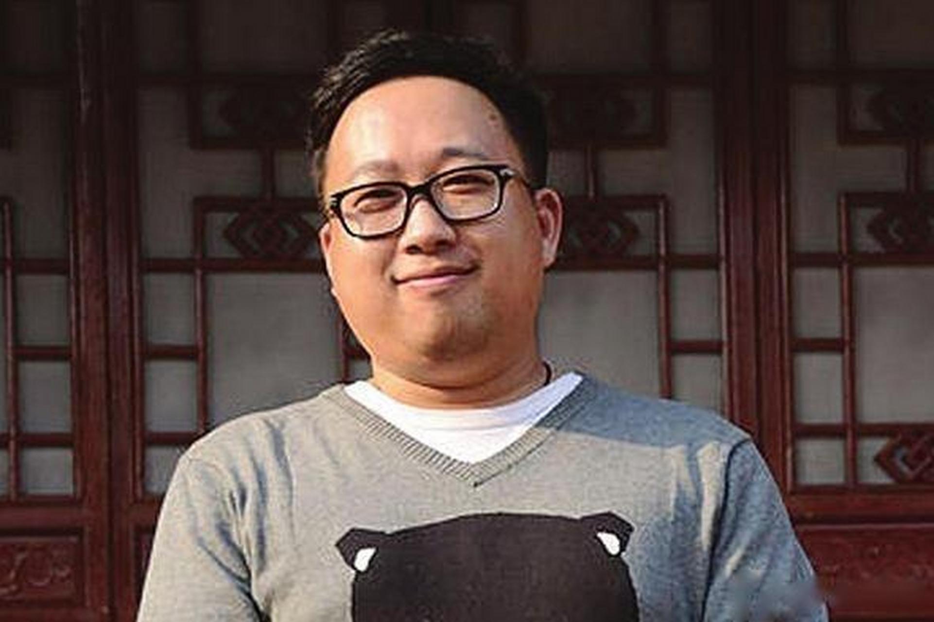 春节期间,于正成功减掉了8斤体重,虽然肉眼看上去变化不大,但那些久