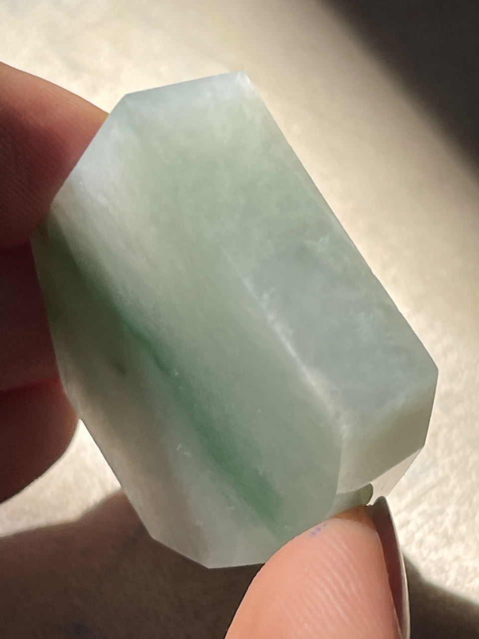 缅甸翡翠原石 天然a货玉石毛料 33克,木那飘色明料 白底金丝绿  尺寸