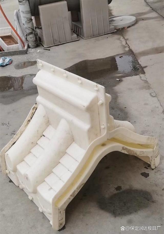 仿古围墙瓦盖帽模具