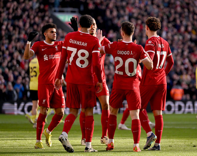 英超26轮:英超冠军争夺战大幕拉开 利物浦喜忧参半 主场不容有失