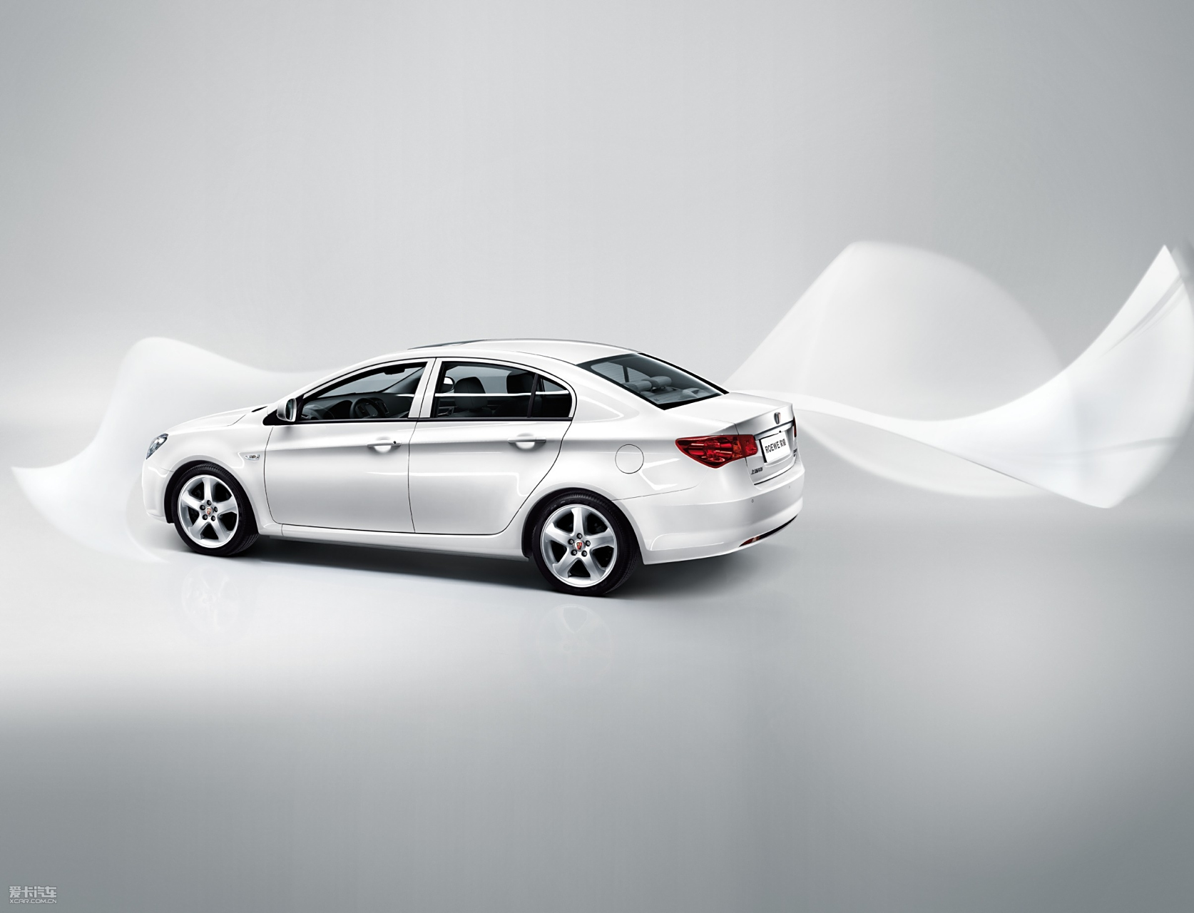 荣威,源自英国罗孚汽车的传奇品牌,如今属于上海汽车工业集团.