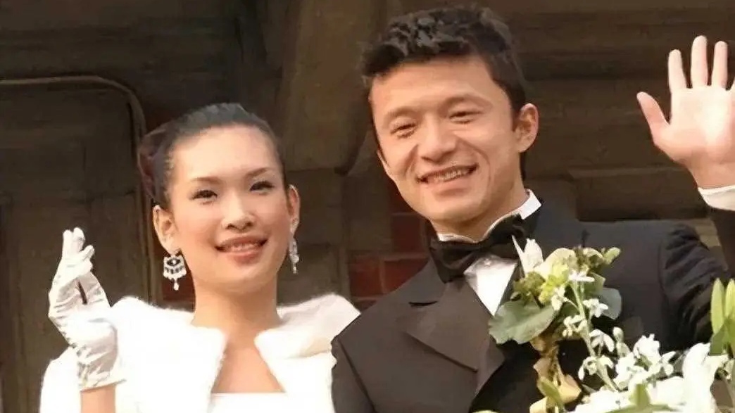 时光交错,旧爱重逢-佟晨洁与谢晖的不期而遇