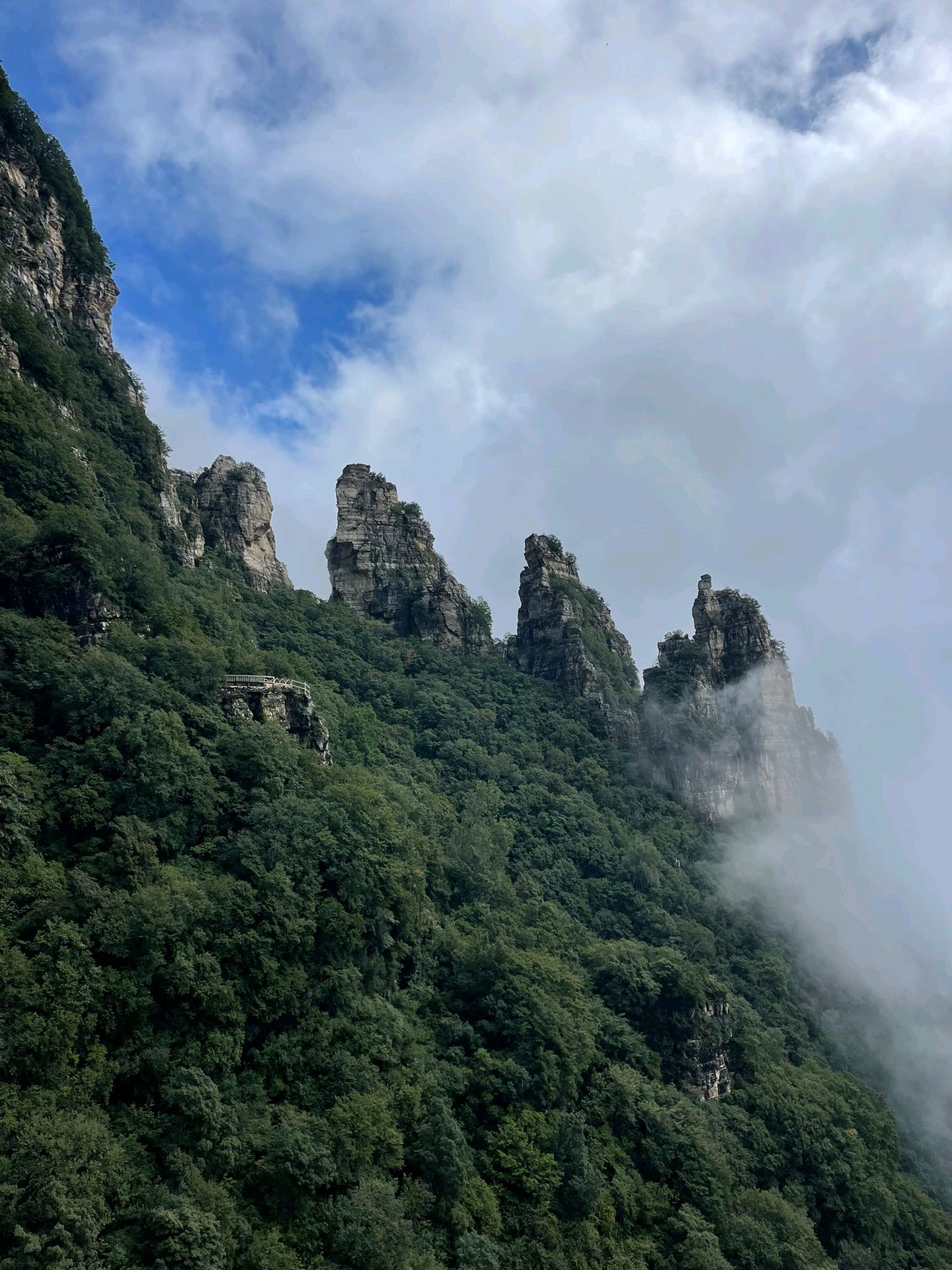 华北独秀:河北保定白石山