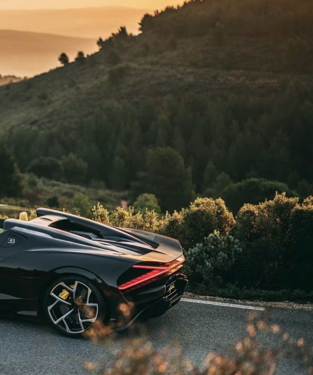 全球限量99台的布加迪"黑武士"[得意]95