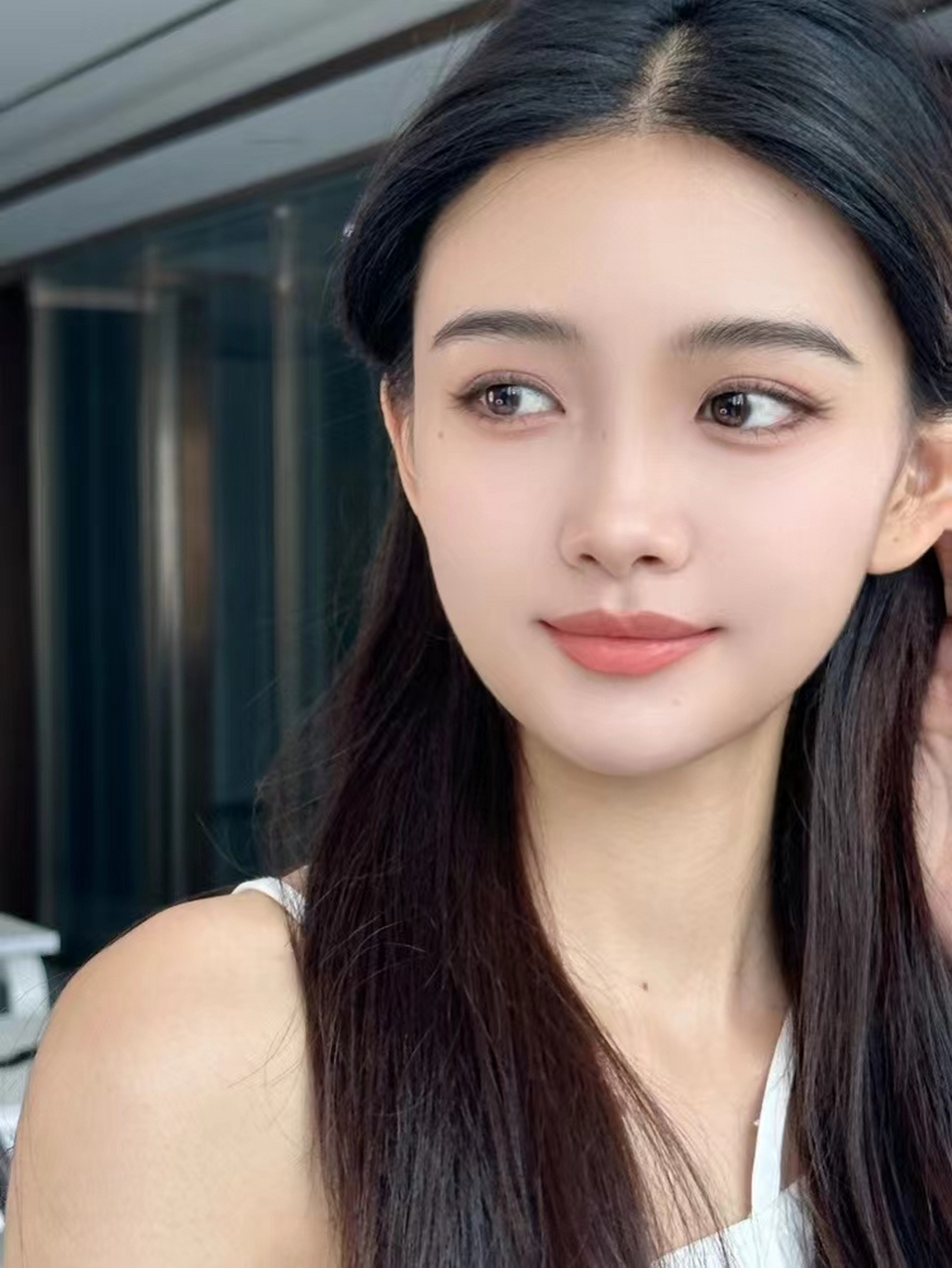 浓眉大眼高鼻梁,小姐姐也太好看了吧