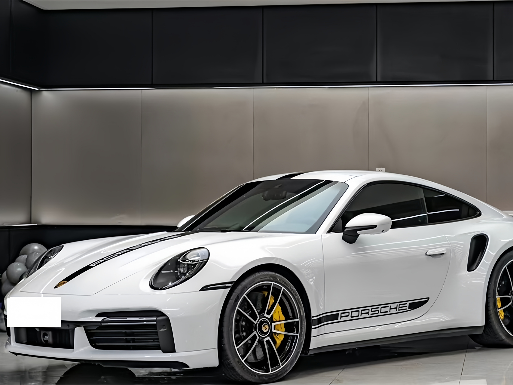 别再说保时捷911 turbo s是300万价位的超跑了,现在2021年上牌的992