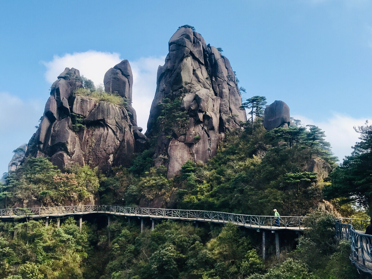 江西三清山,风景可以和黄山媲美,承包了一年四季的好景致