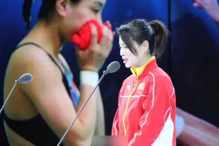 回顾跳水皇后吴敏霞31岁退役不嫁豪门嫁真爱老公颜值高