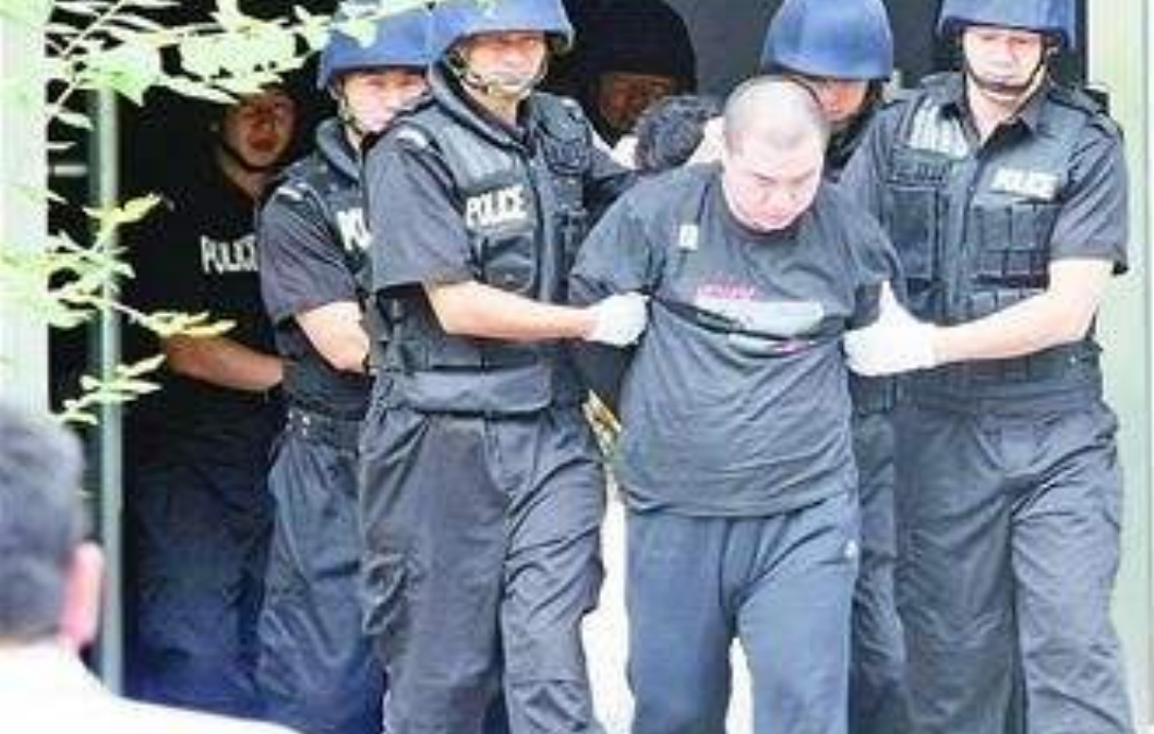 2009年一饭店老板回家后杀害一家6口邻居刚发了600万拆迁款