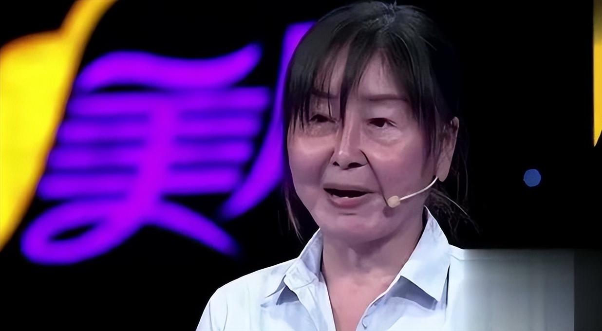 回顾20岁少女身患怪病一夜之间变80老太丈夫不离不弃令人感动