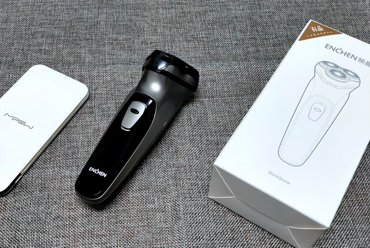 映趣电动剃须刀评测:高颜值高性能的智能剃须刀,是否值得选择?